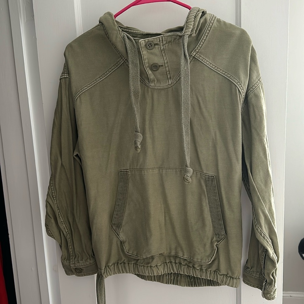 American Eagle top
